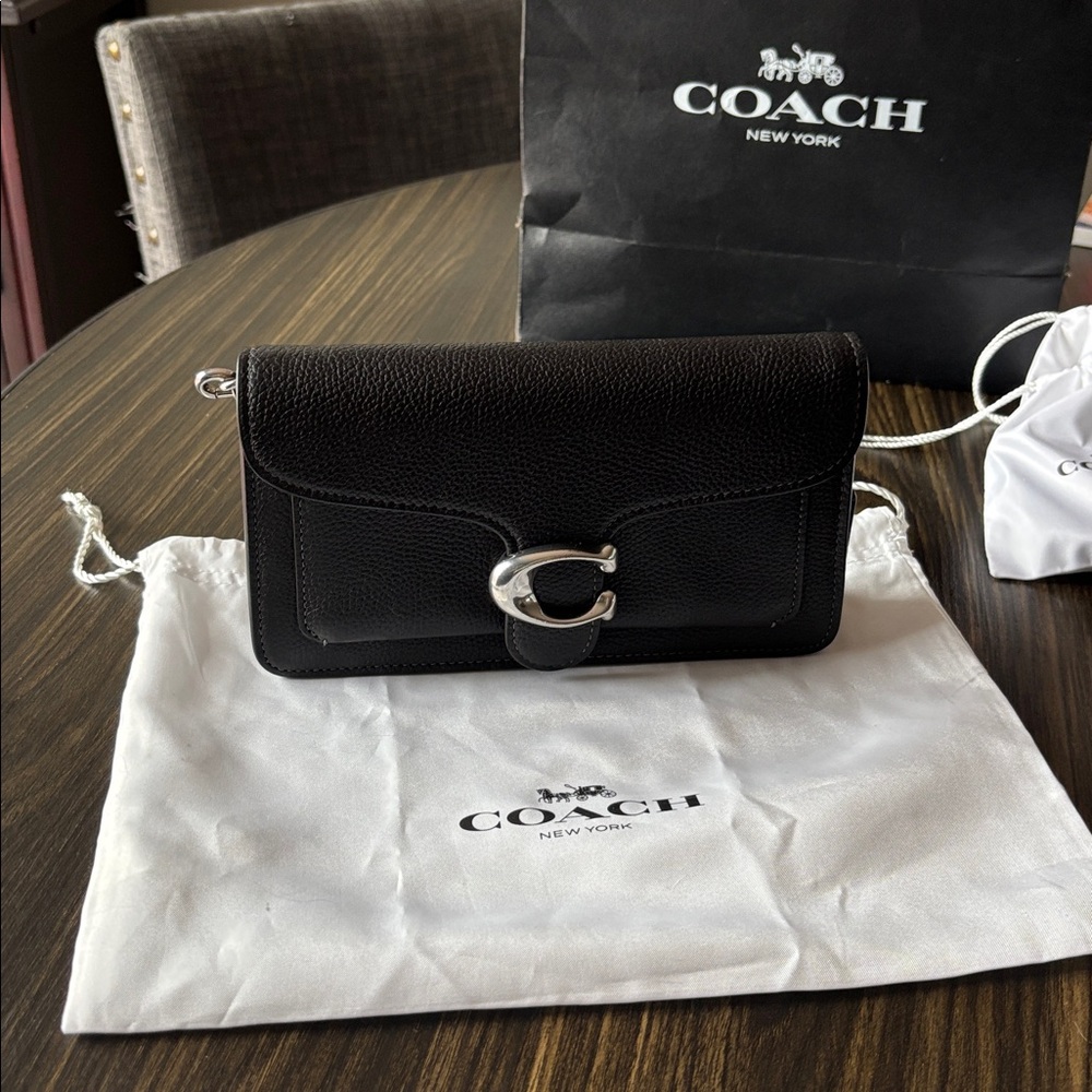 Tabby Chain Clutch - Picture 4 of 8